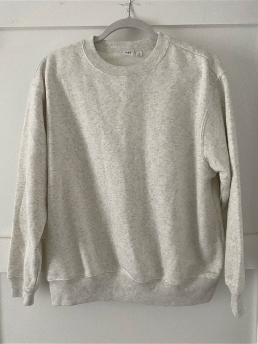 GAP NWT Women's Crewneck Sweatshirt in Light Heather Cream